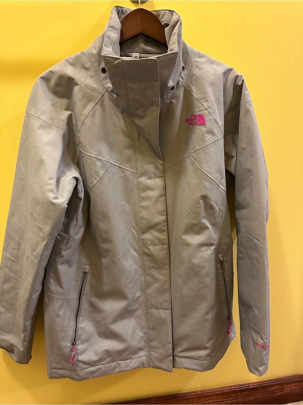 The North Face Women's Jacket in Light Gray with White Logo